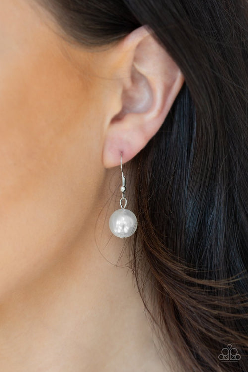 5th Avenue Fleek - White-Paparazzi Accessories